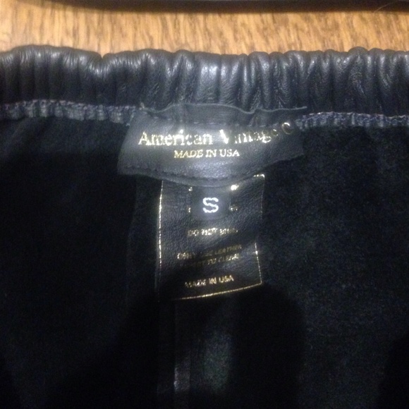 Black leather shorts - Picture 2 of 3