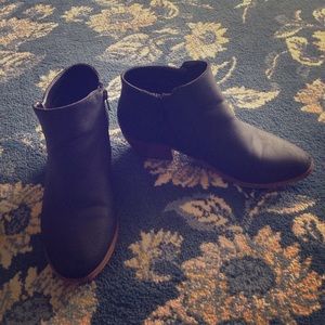 Ecoté black ankle boots