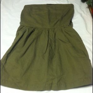 STRAPLESS OLIVE GREEN DRESS
