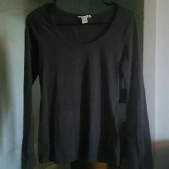 Grey scoop neck long sleeve shirt