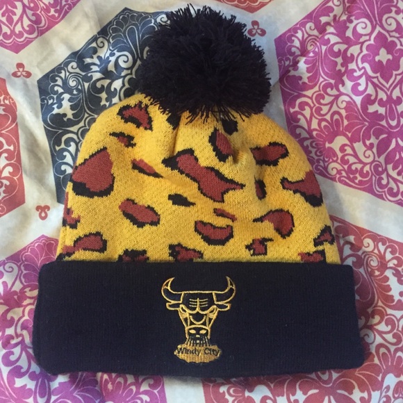 Chicago Bulls leopard winter hat