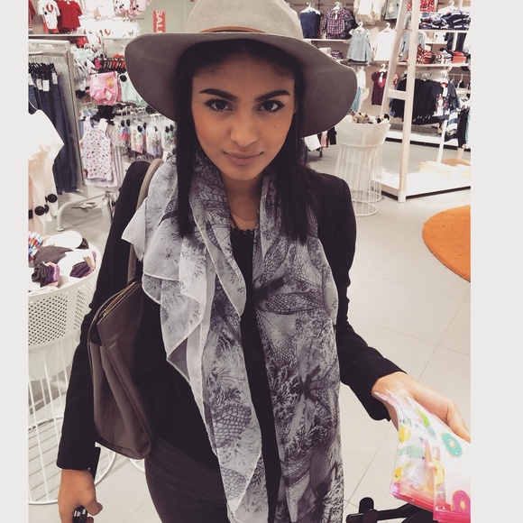 Silky scarf