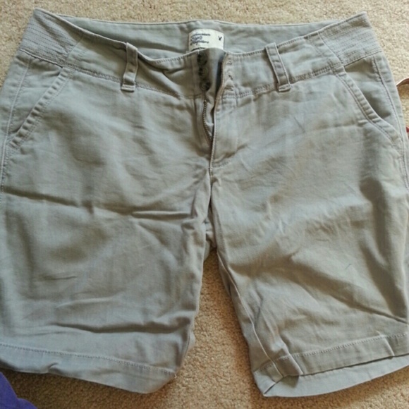 American eagle capris