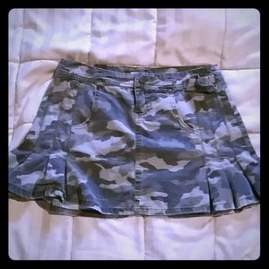 Camo mini skirt