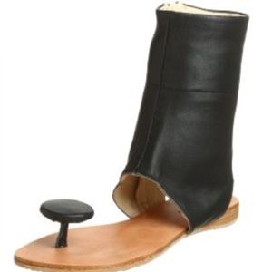 Cindy Says black sandal boot