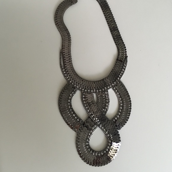 Rocking Metallic Necklace! NEW - Picture 1 of 4