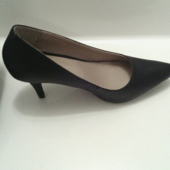 Heels - Picture 3 of 4