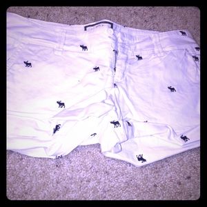 Abercrombie & Fitch white with logo