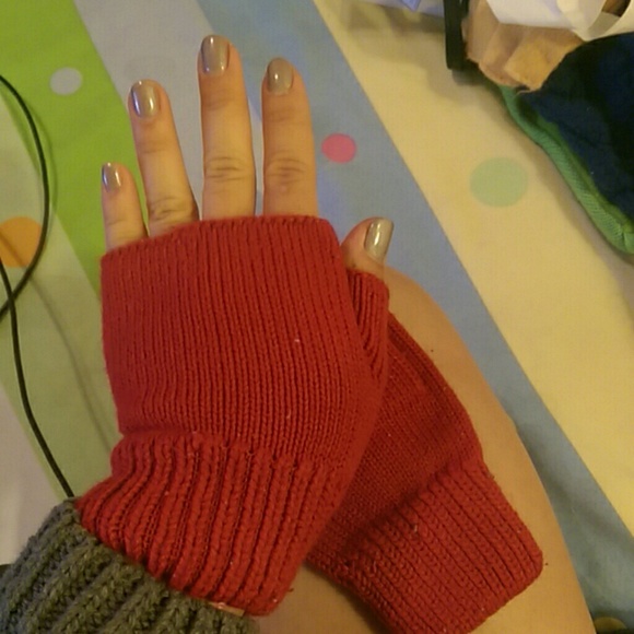 Fingerless gloves
