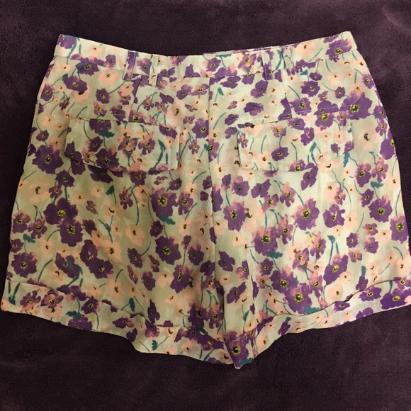 KIMCHI BLUE CUFFED SILKY HIGH WAISTED SHORTS SZ 2 - Picture 3 of 3
