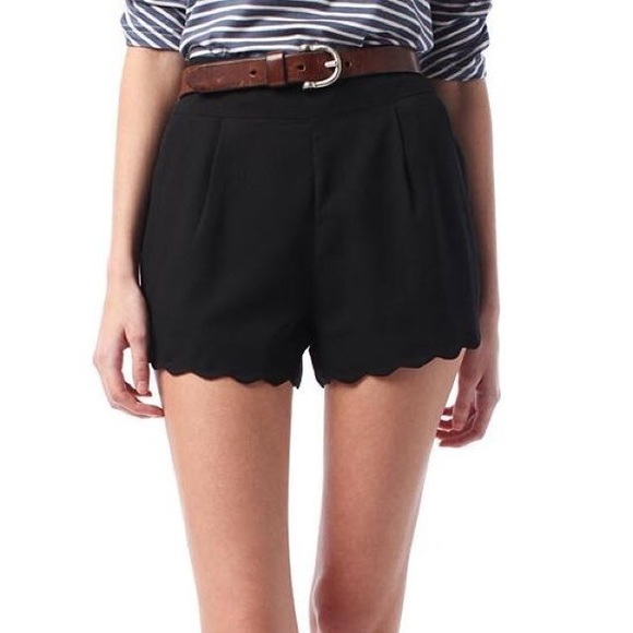 LUCCA COUTURE UO BLACK HIGH WAISTED SCALLOP SHORTS