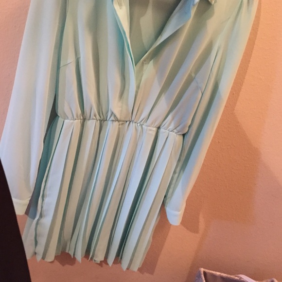 Turquoise pleated long sleeve dress - Picture 1 of 4