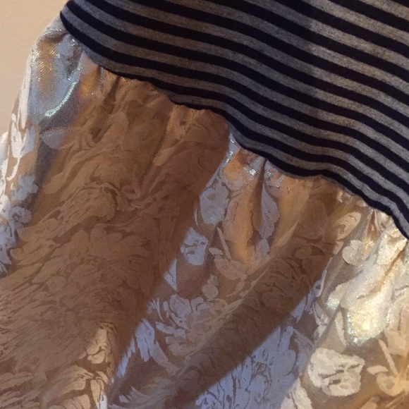 Gold and stripe quarter sleeve dress - Picture 3 of 3