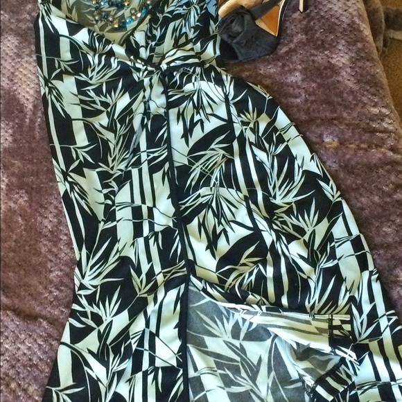 🆕💙 BCBG Max Azria Dress 💙 - Picture 2 of 3