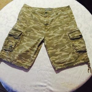 Mens cargo short size 38