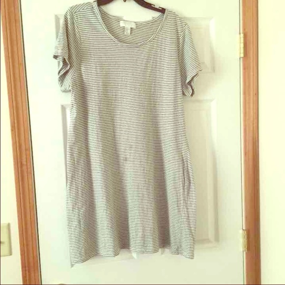 ❌SOLD ON Ⓜ️❌ Plus tee shirt dress