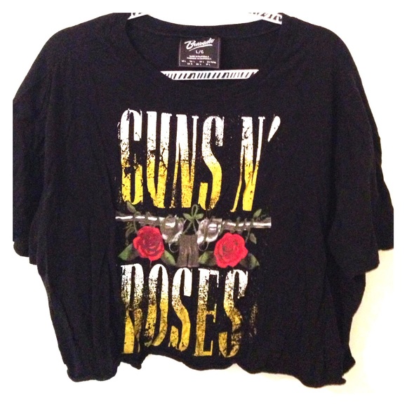 Guns and roses crop top☀️