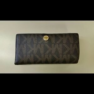 Michael Kors wallet