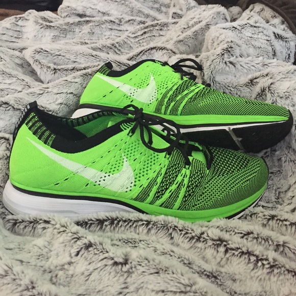 SOLD 🚨🚨🚨Nike Flyknit Trainers