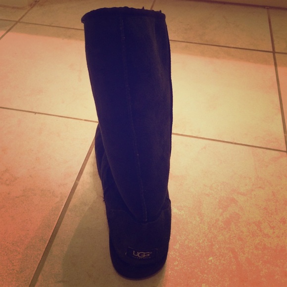 UGG Boots - •SALE• black uggs!