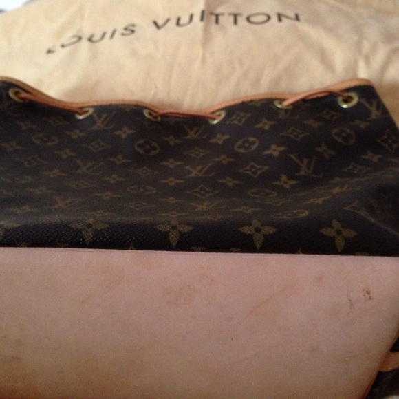 Noe Louis Vuitton Bucket Bag - Picture 4 of 4