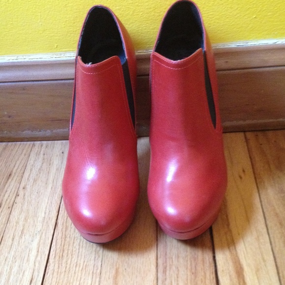 Red leather bootie - Picture 1 of 3