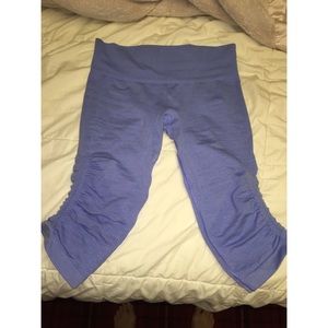 ‼️Lululemon in the flow crops‼️