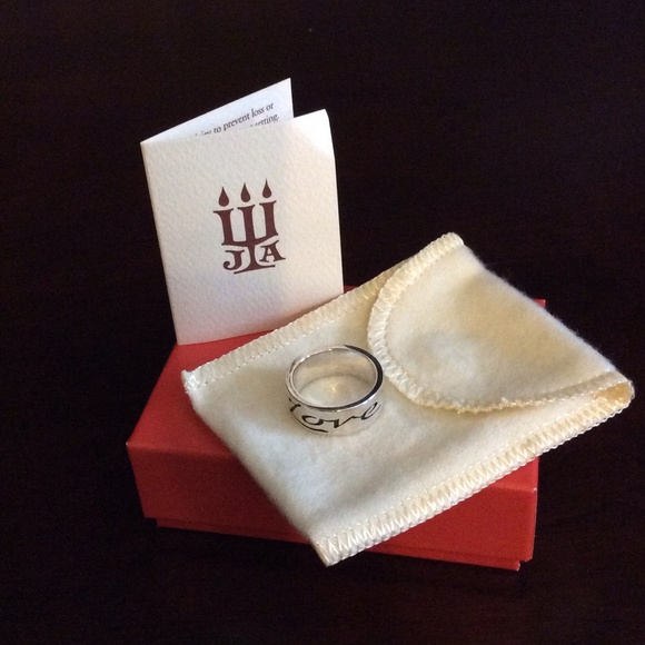 NWOT -James Avery "LOVE" ring