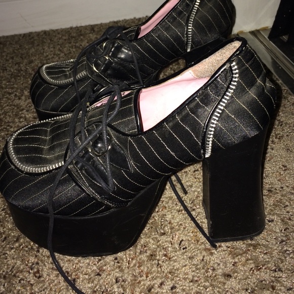 Hot Topic wedge platforms - Picture 2 of 2