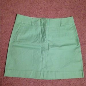 Vineyard Vines skirt in lime green