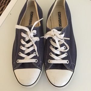 Converse blue