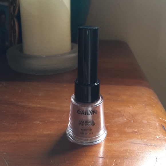 Cailyn just mineral eye polish