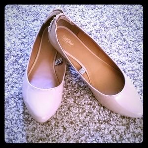 Nude flats
