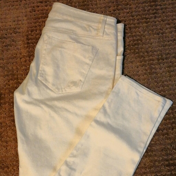 NWT! Express jean legging in ivory