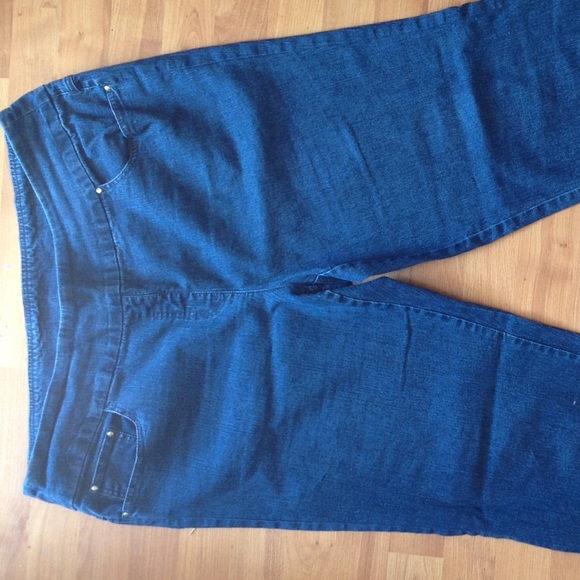 Women's Jeans - Picture 2 of 4