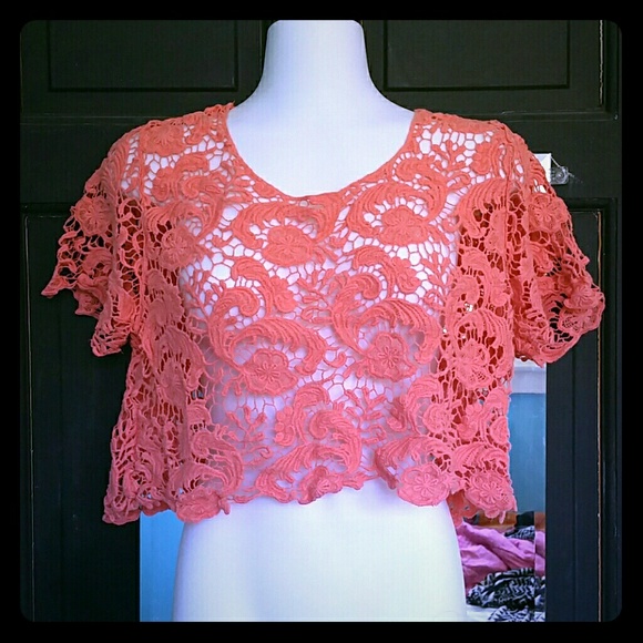 Lacey peachy pink crop top.