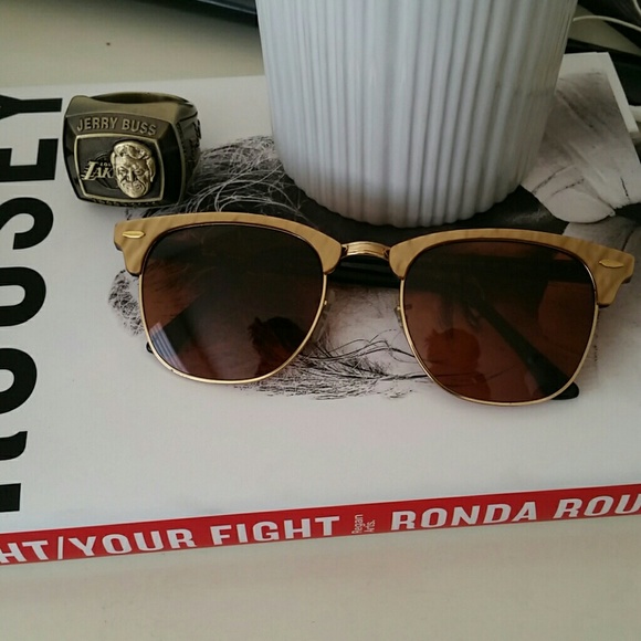 Rayban  Clubmaster.