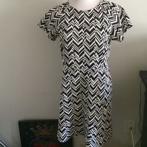 Ann Taylor loft 8 petite geo dress