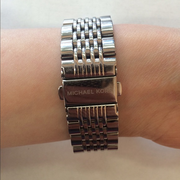 Michael Kors woman's 42mm stainless steel watch - Picture 4 of 4