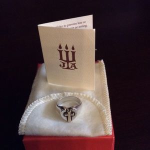 EEUC-James Avery "Eternal Love in gold" Ring