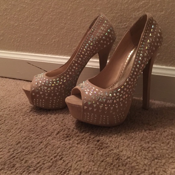 Cute fabulous heels!