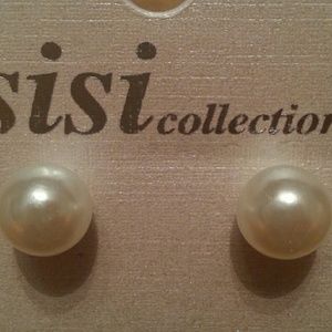 Pearl ear rings