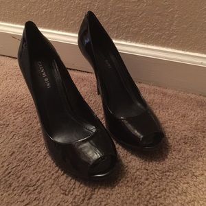 Cute and comfortable black heels!