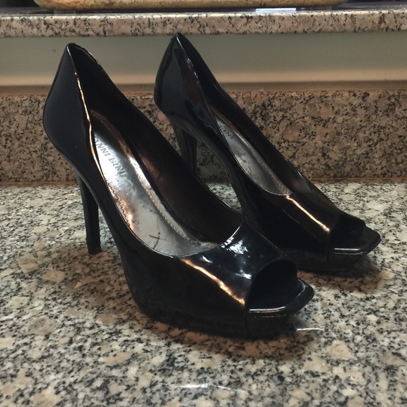 Gianni Bini peep toe black heels!