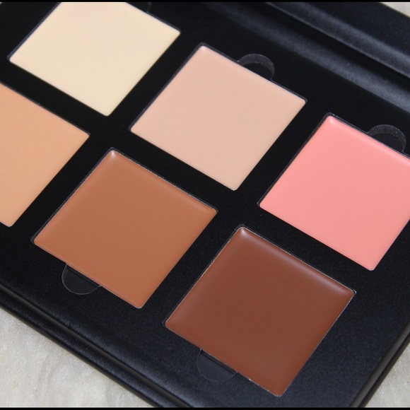 Anastasia Beverly Hills contour kit