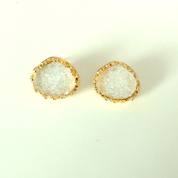 Light Grey Druzy Studs - Picture 1 of 1