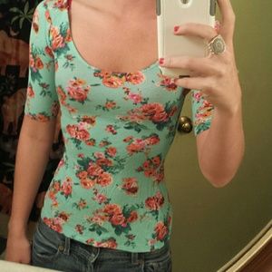 A nice colorful top for summer!