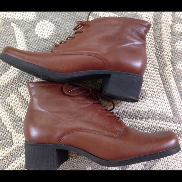 Naturalizer leather lace up short ankle boots - Picture 3 of 4