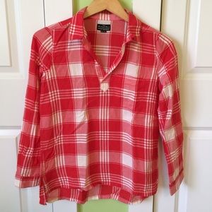 Red plaid collard top with front pocket!