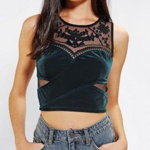❤️TRADED❤️Urban outfitters lace crop top!